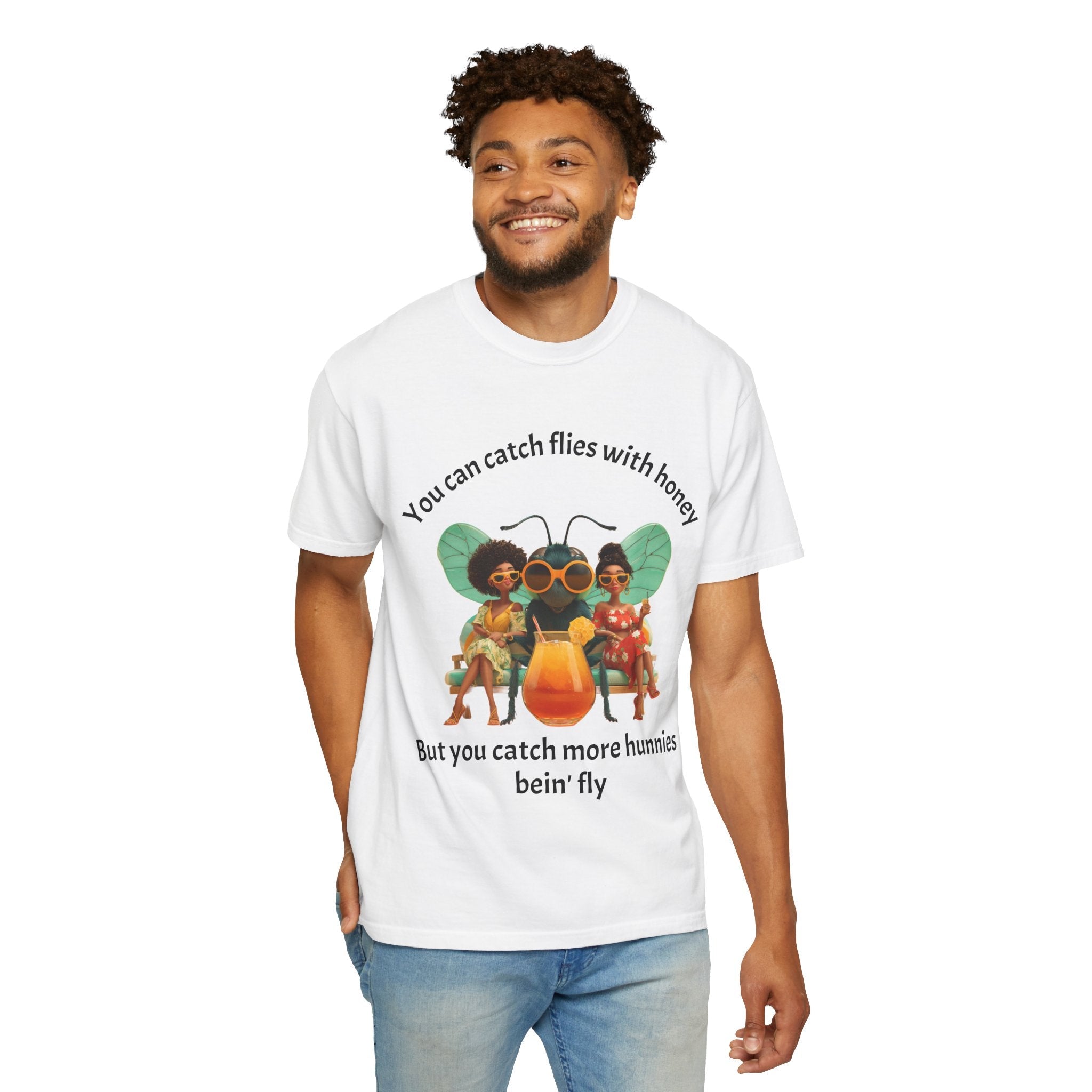 White / Crew-Neck: ’Catch More Hunnies’ - Graphic Tee - T-Shirt